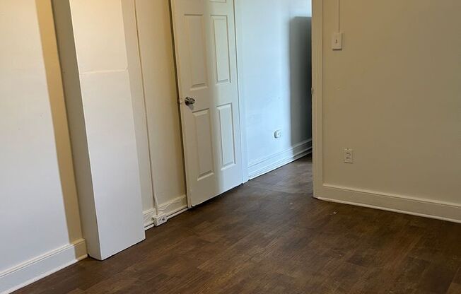 1 bed, 1 bath, $675, Unit 2nd Floor Rear