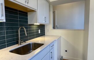 Studio, 1 bath, 475 sqft, $1,050, Unit 5