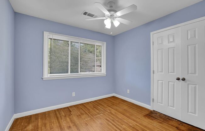 Beautiful, Newly Renovated 5 Bed 2 Bath single family home! ready for you now!