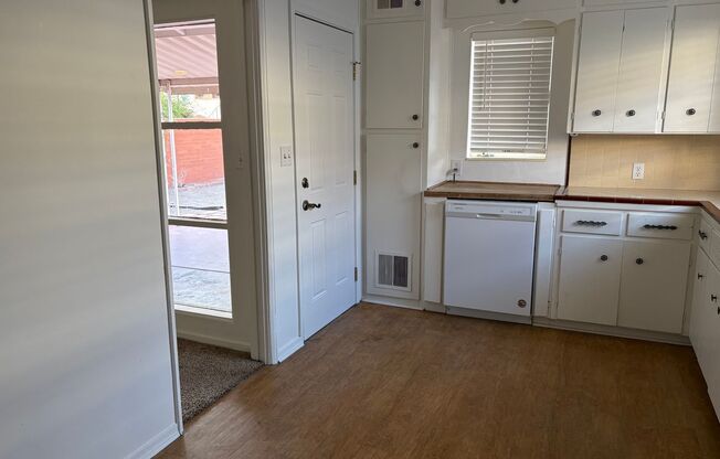 2 beds, 1 bath, $1,485