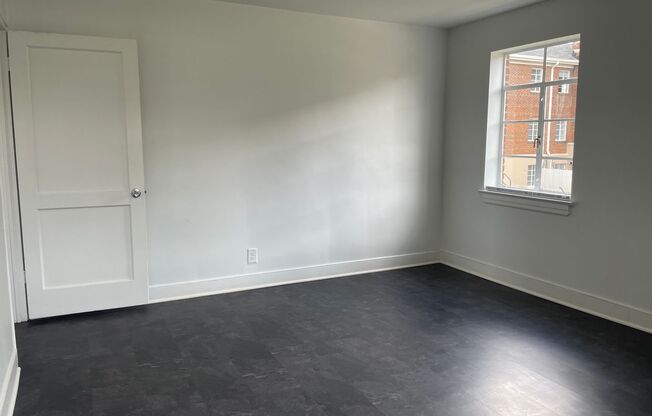 2 beds, 1 bath, 1,050 sqft, $1,150, Unit 31