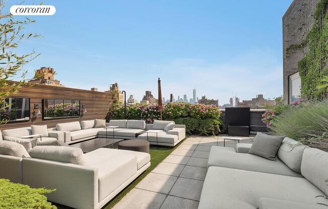 246 W 17 ST