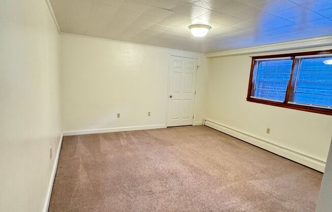 2 beds, 1 bath, 903 sqft, $1,190, Unit A-3