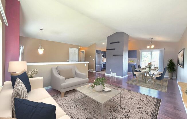 $2,500 - 3 Bed / 2 Bath Beautiful and Spacious Home with a Fully Fenced backyard