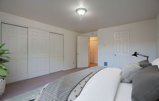 2 beds, 1.5 baths, 1,082 sqft, $1,700, Unit 215-L6