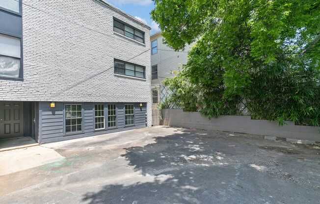 1 bed, 1 bath, 597 sqft, $1,039, Unit 1617K