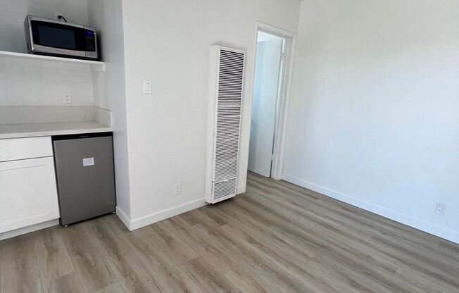 Studio, 1 bath, $1,400