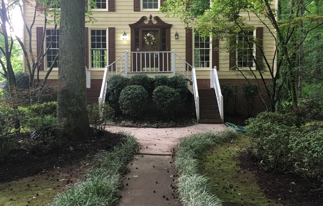 Beautiful Colonial-Style Home on Quiet Cul-de-Sac with Basement & Private Backyard!
