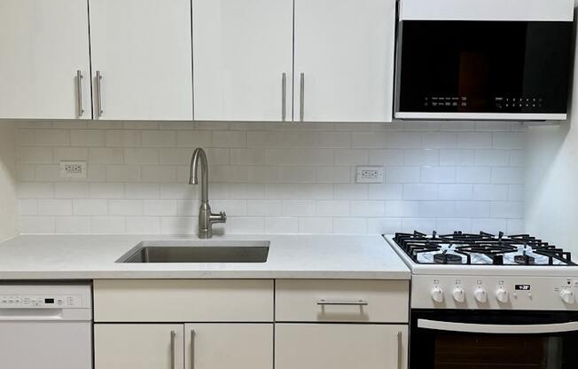 Studio, 1 bath, 400 sqft, $3,375, Unit 27BB