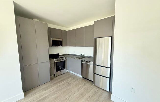 2 beds, 2 baths, 701 sqft, $3,799, Unit 602