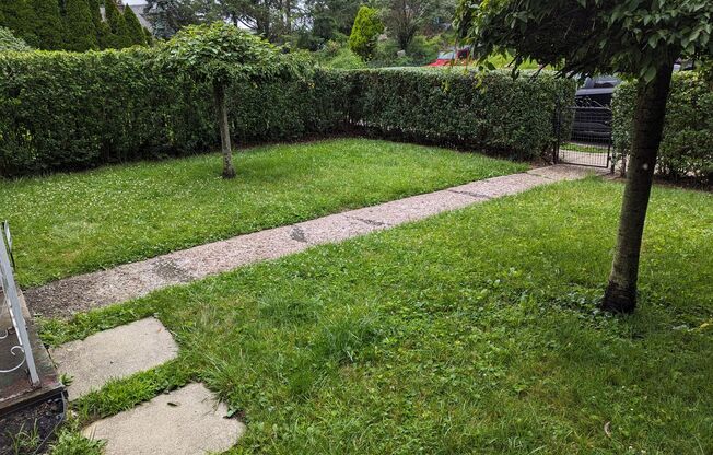 Cozy 2 Bedroom House near Riverview Park