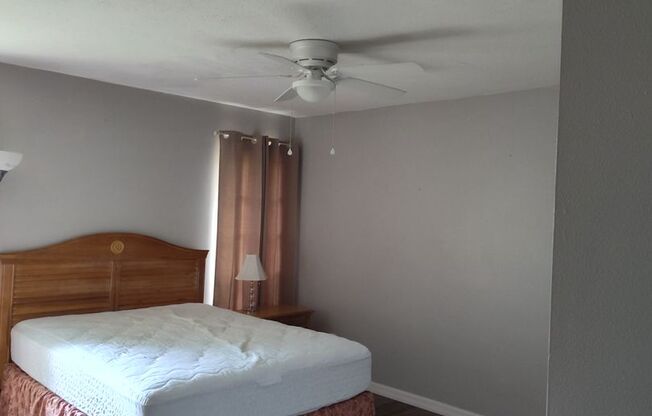 2 beds, 1 bath, $1,400