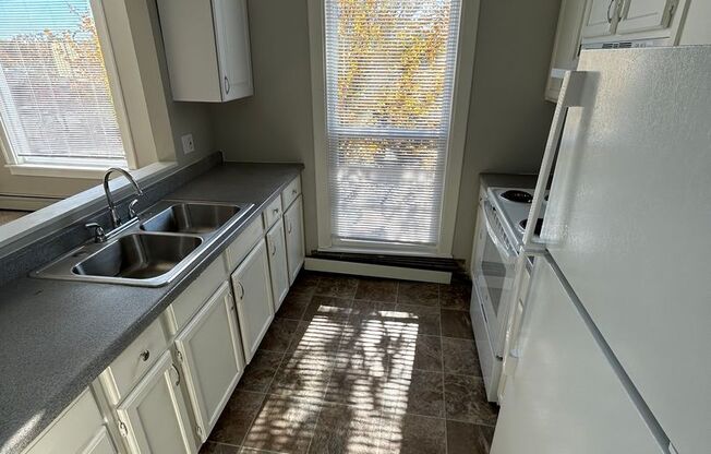 736 East 16th Street (New Town)