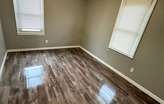 3 beds, 1 bath, $875