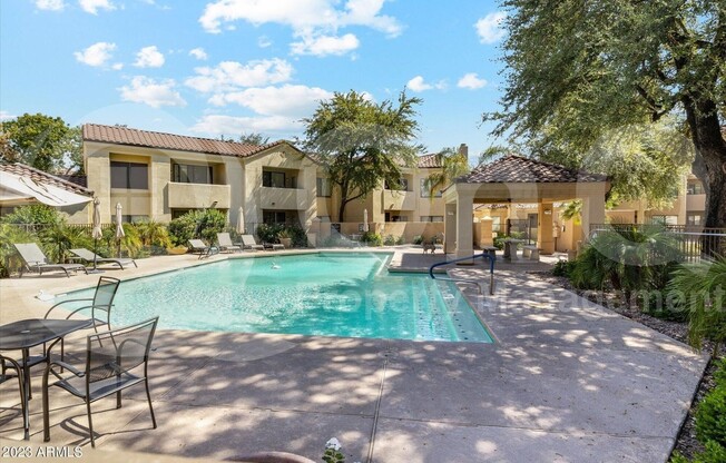 2 beds, 2 baths, 1,075 sqft, $1,975, Unit 2127