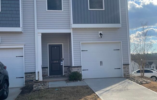 Lovely 3 bedroom 3 Bath Lovely  Townhome in Greenville Near Conestee Park