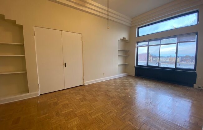 1 bed, 1 bath, $1,195, Unit 607