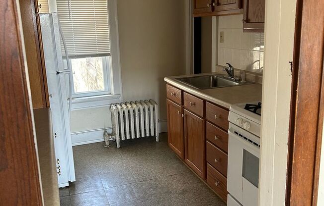 1 Large BDRM/ 1 BTH Near Downtown 522 S 6th St. Unit 21.