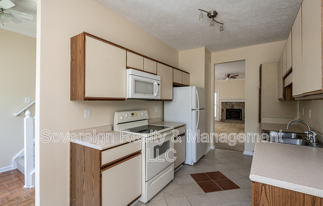 4028 ELM ST