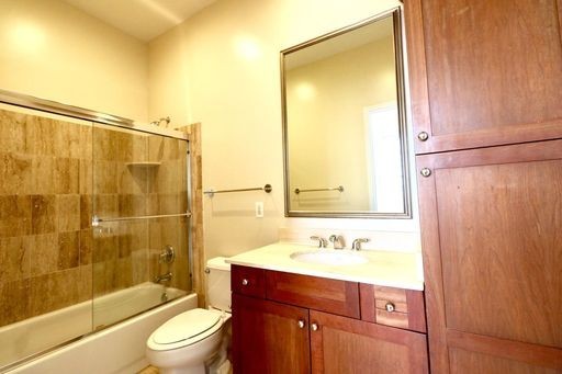 2 beds, 2 baths, 878 sqft, $3,995, Unit 208