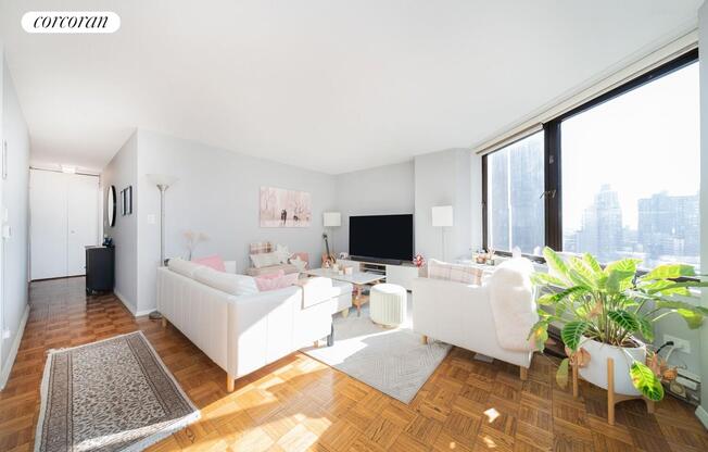 1 bed, 1 bath, 780 sqft, $4,500, Unit 14C