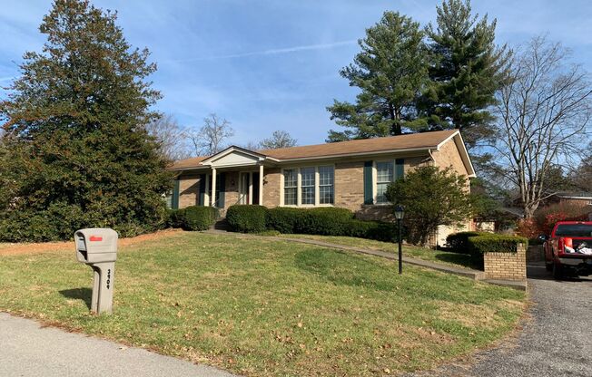 Spacious Three Bedroom/Three Bath Ranch in Jeffersontown