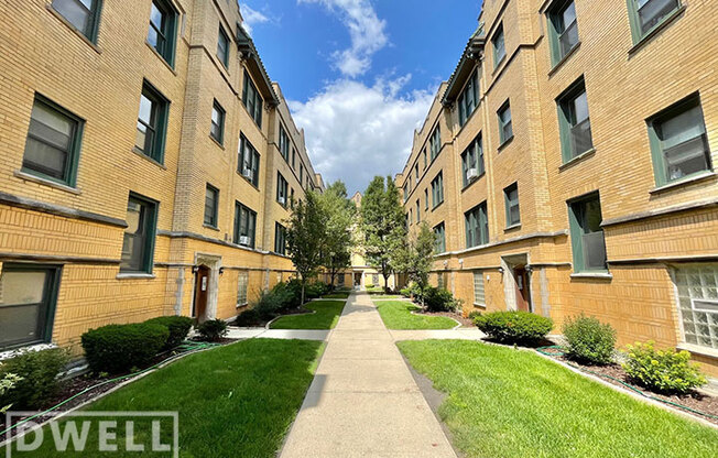 2330 N Spaulding Ave