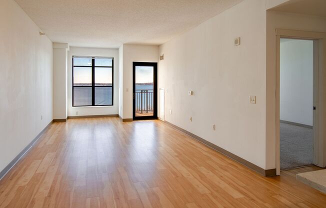 1 bed, 1 bath, 855 sqft, $1,795, Unit 0607