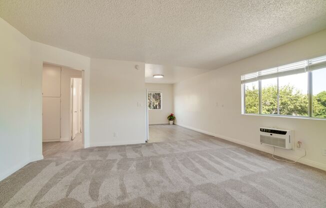 2 beds, 1.5 baths, $2,195, Unit 37