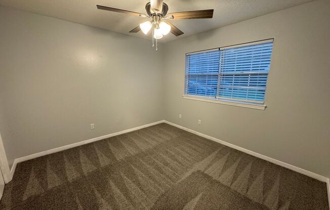 2 beds, 1 bath, $1,295