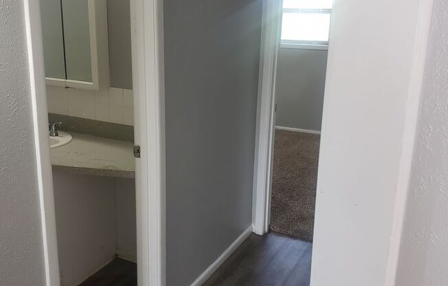 2 beds, 1 bath, 850 sqft, $775