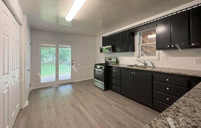 3 beds, 1 bath, $1,095