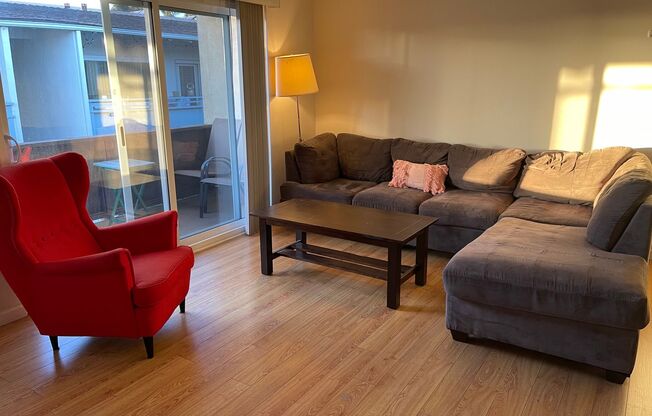 Redondo Beach - Ave G - 9 units