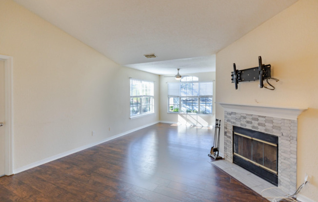 2 beds, 2 baths, $1,550