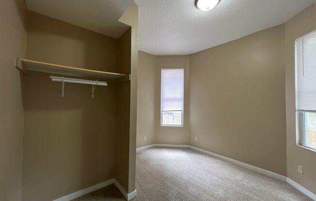 4 beds, 1 bath, 1,100 sqft, $1,495, Unit Unit 2