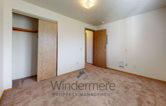 2 beds, 1 bath, 828 sqft, $1,095, Unit 24