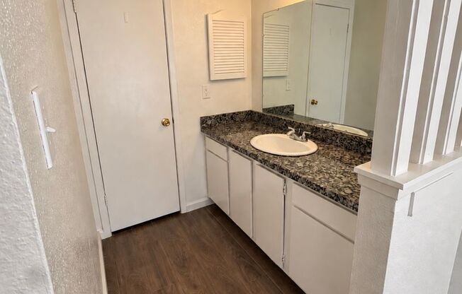 2 beds, 1.5 baths, $1,150, Unit # 506