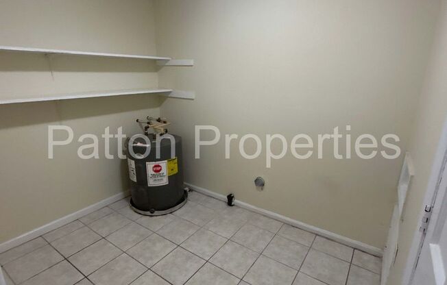 3 beds, 1.5 baths, $1,295