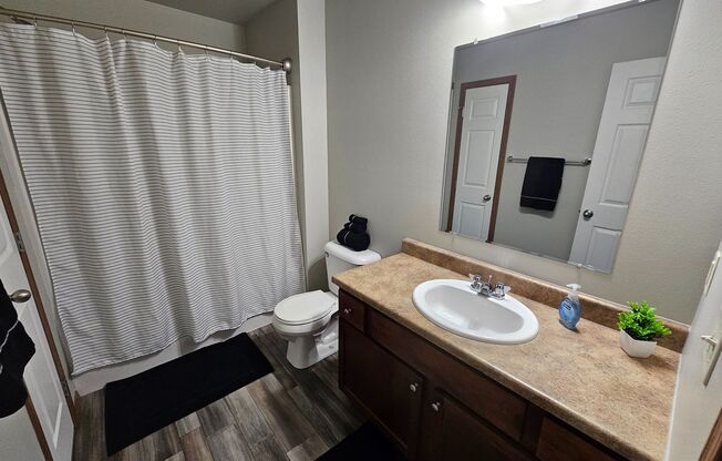 2 beds, 1.5 baths, 1,096 sqft, $1,450, Unit 4015-06