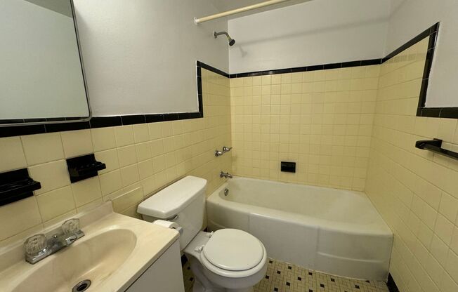 1 bed, 1 bath, $775, Unit 0611