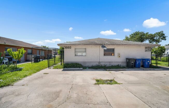3656-3658-3660 Seminole Ave