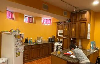 50 Saint Germain St # B