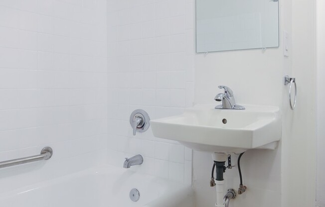 1 bed, 1 bath, 351 sqft, $1,295, Unit 305