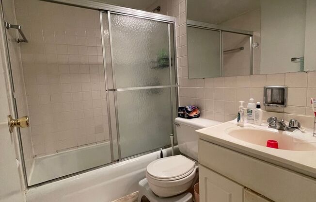 Studio, 1 bath, 400 sqft, $1,375, Unit 535-352