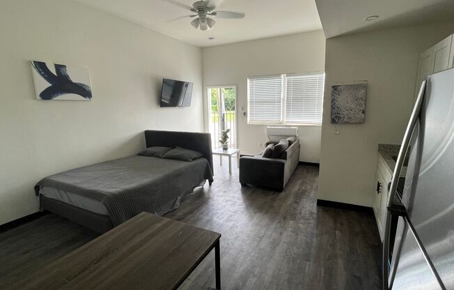 Studio, 1 bath, 300 sqft, $1,525