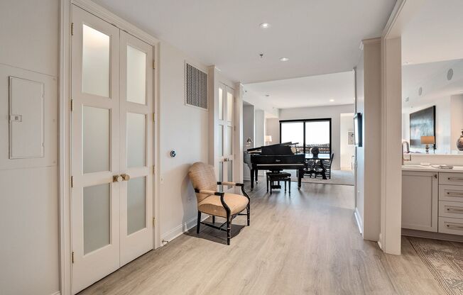 3 beds, 3.5 baths, $10,000, Unit Units 1005-1006
