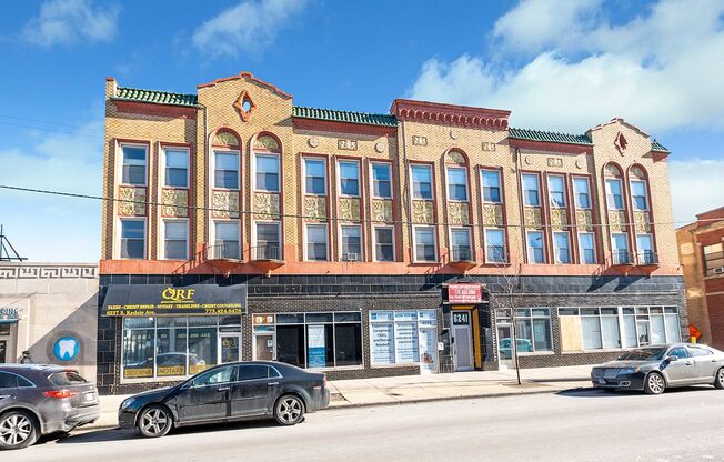 6237-45 Kedzie