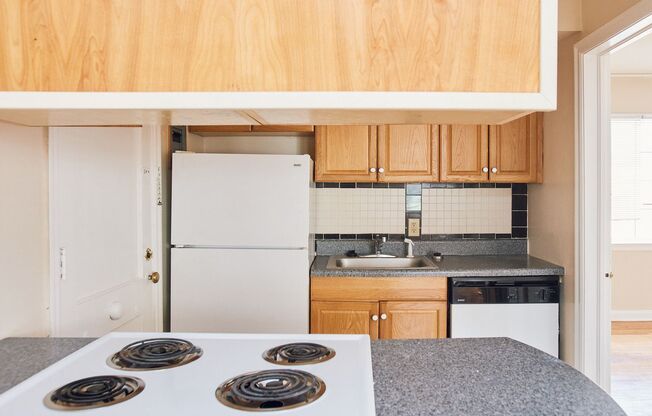 1 bed, 1 bath, 650 sqft, $1,175, Unit 1082 Briarcliff Rd #4