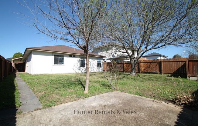 3 beds, 2 baths, $1,325