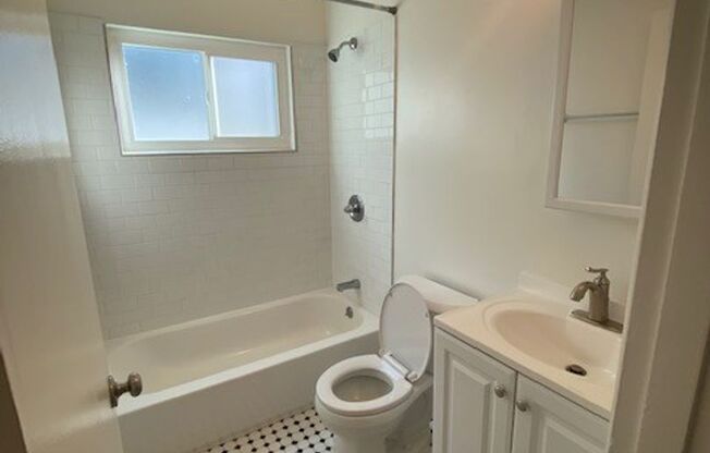 1 bed, 1 bath, $1,925, Unit 206-10